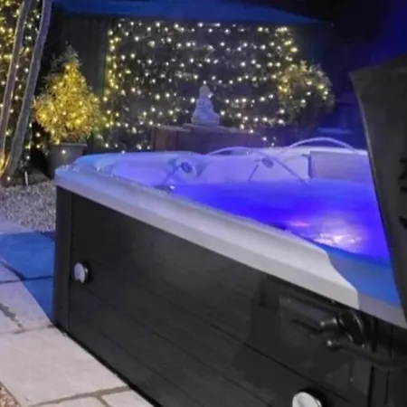 Elckys Hot Tub York