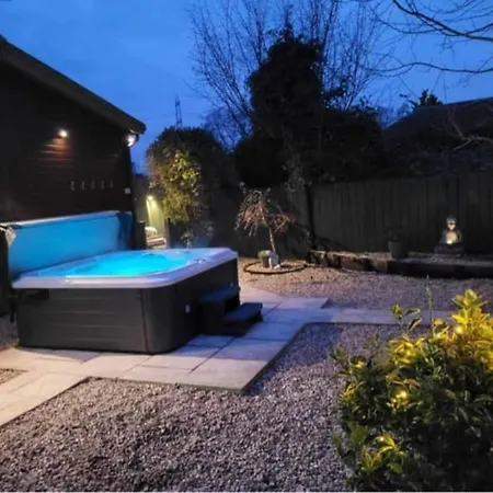 Elckys Hot Tub * York